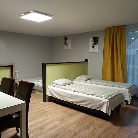 Letnia Oaza "Forsycja" Villa Sobienie Jeziory Buitenkant foto