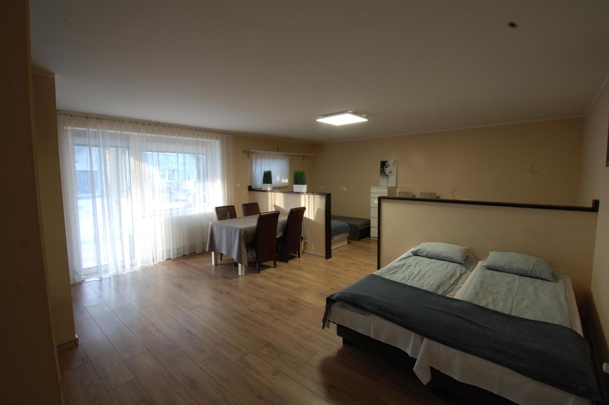 Letnia Oaza "Forsycja" Villa Sobienie Jeziory Buitenkant foto